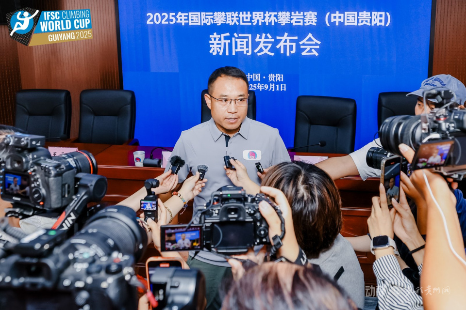 vhhVQ, 队员已经成, 记者从